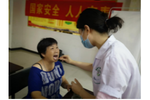 【阳光公益·海棠街道】“健康口腔，幸福全家”口腔检查活动